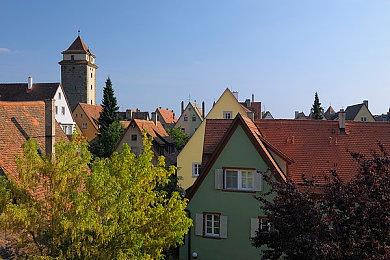 《秋末求生》登陆Steam正式推出 沙盒世界生存建设